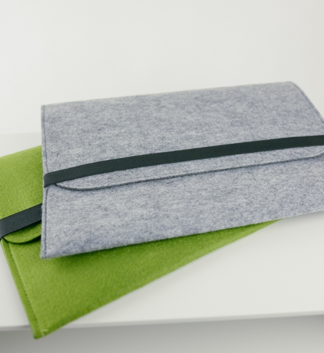 Compact felt laptop sleeves in gray and green